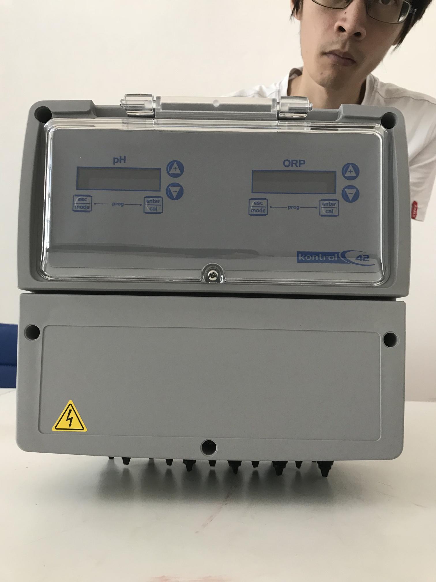 Kontrol 42雙功能水質監控儀-泳池量參數水質檢測儀