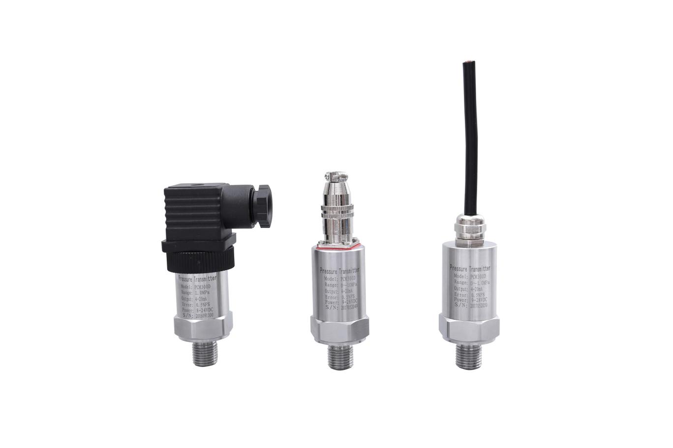 PCM300系列壓力變送器為不銹鋼圓筒外殼，采用直接引線或國(guó)際通用的DIN43650赫斯曼接線盒。外殼防護(hù)等級(jí)高，因?yàn)槠渚傻耐庑危饕m用于室內(nèi)及機(jī)械設(shè)備的配套上，廣泛應(yīng)用于對(duì)各種氣體、液體和蒸汽的壓力、液位的自動(dòng)化檢測(cè)和控制中，測(cè)量范圍廣、精度高、穩(wěn)定性好、性能可靠、安裝使用方便等特點(diǎn)，具有反向極性保護(hù)、防雷擊性能好，抗射頻干擾能力強(qiáng)。該產(chǎn)品廣泛應(yīng)用于石油、化工、冶金、航空、航天、醫(yī)療設(shè)備、車輛、制冷機(jī)、壓縮機(jī)等行業(yè)的過(guò)程控制及測(cè)量。