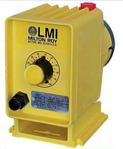 LMI米頓羅計(jì)量泵P086-368TI電磁隔膜污水泵PVC泵頭小型工業(yè)加藥泵